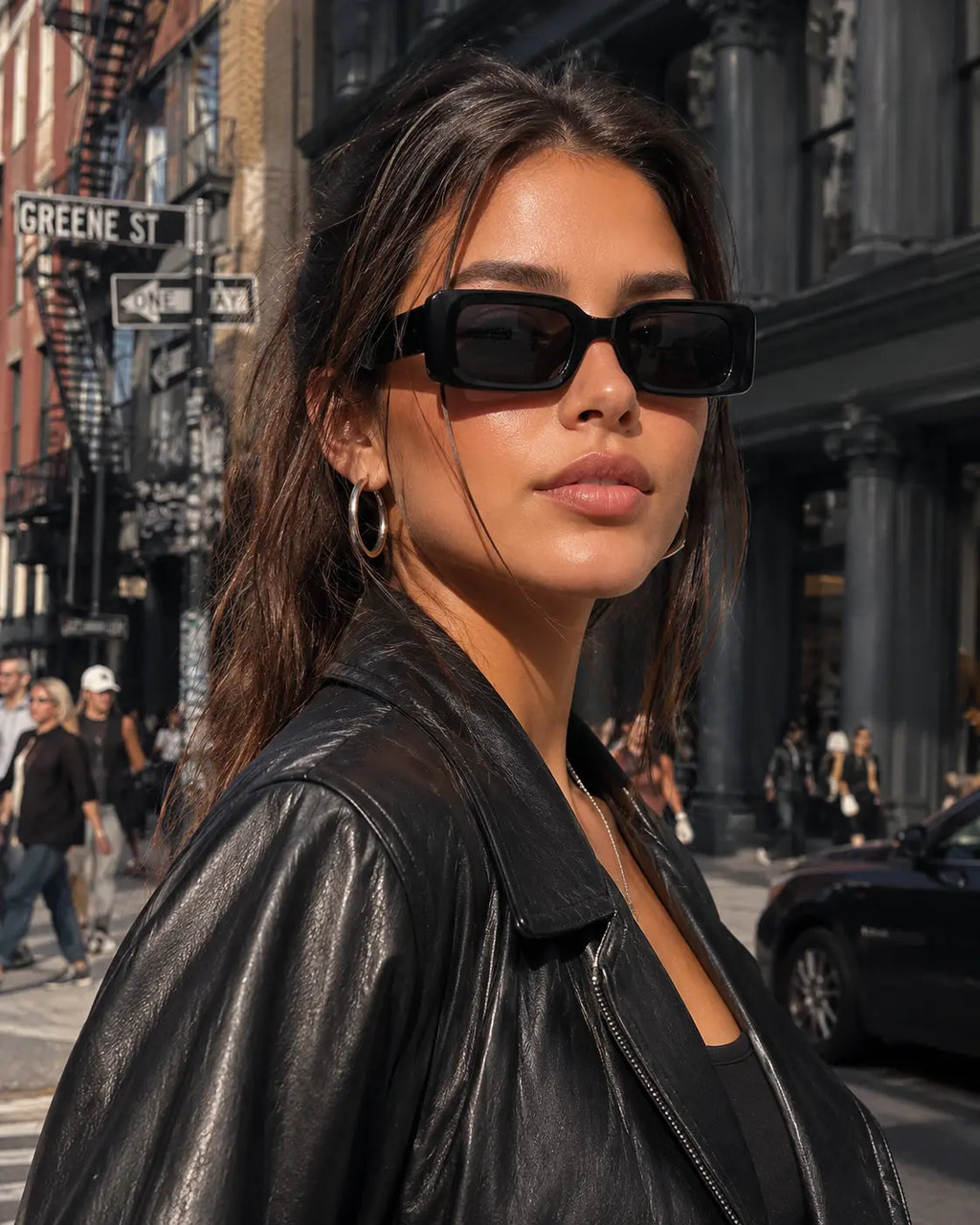 Model wearing Betty’s Retro Shades Penelope sunglasses in black